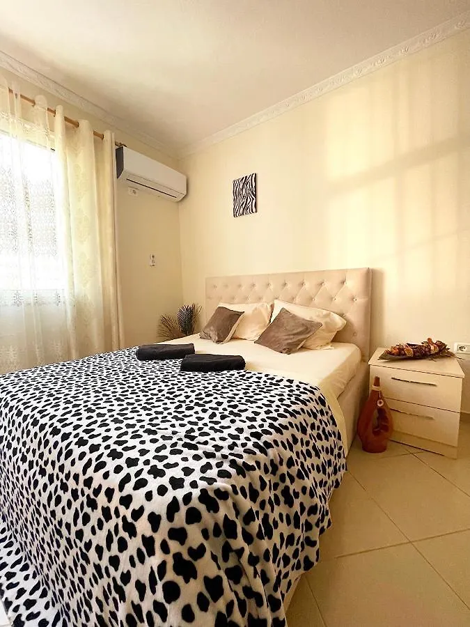 Apartaments Safari Durres Apartment