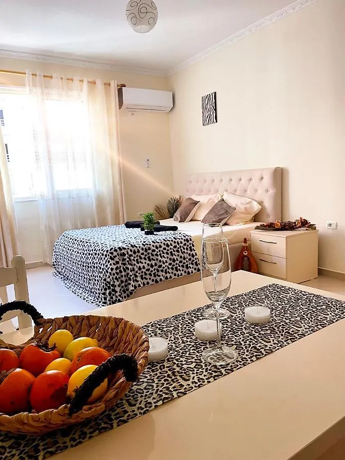Apartaments Safari Durres 0*,